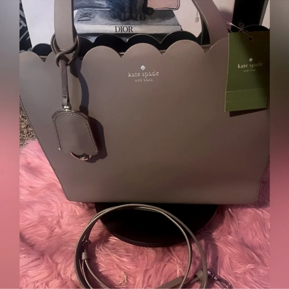 Kate Spade Magnolia Street Tote  Textured Leather and Structured Design NWT $379